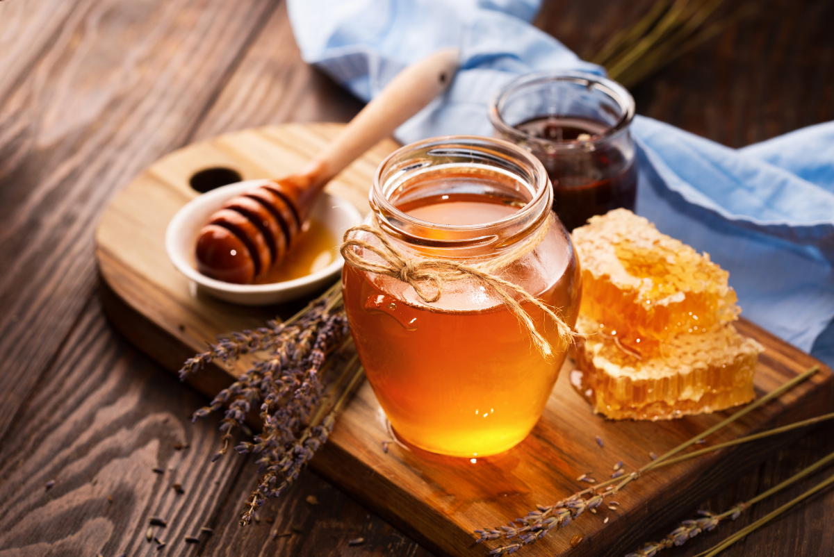 Мед у кулінарії: солодка спокуса або користь?